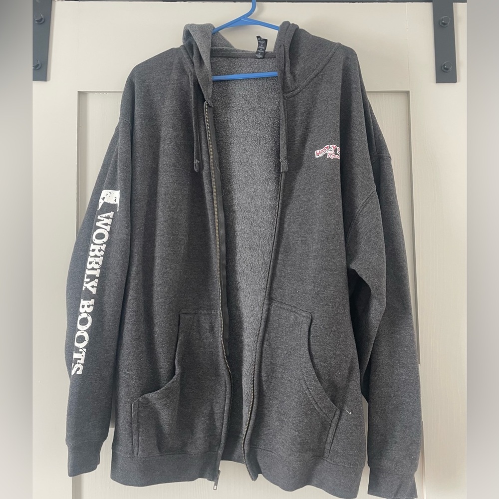Wobbly Boots (Lake of the Ozarks)

New full length zip sweatshirt

Size XXLarge